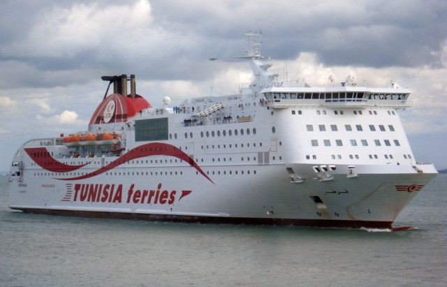 Ferry_Carthage_(CTN)_entrant_au_Port_La_Goulette_(Tunisie)