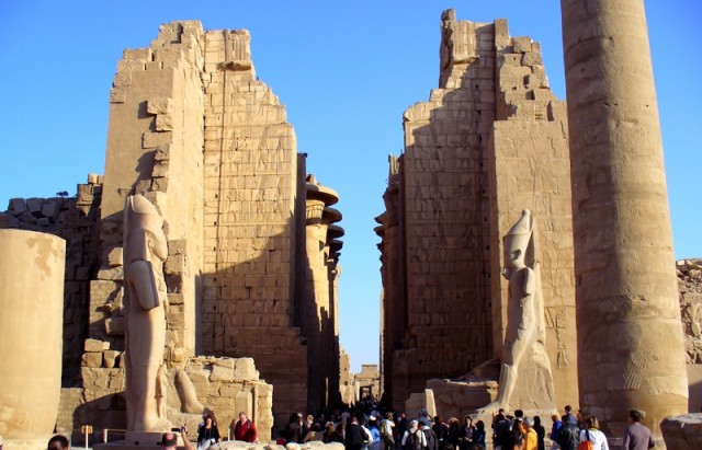 entrance-to-the-karnak-temple