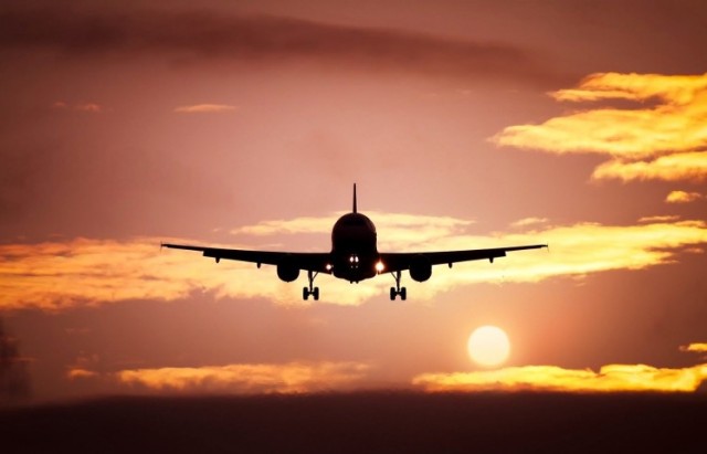 passenger-plane-beautiful-sunset-wallpaper-768x480