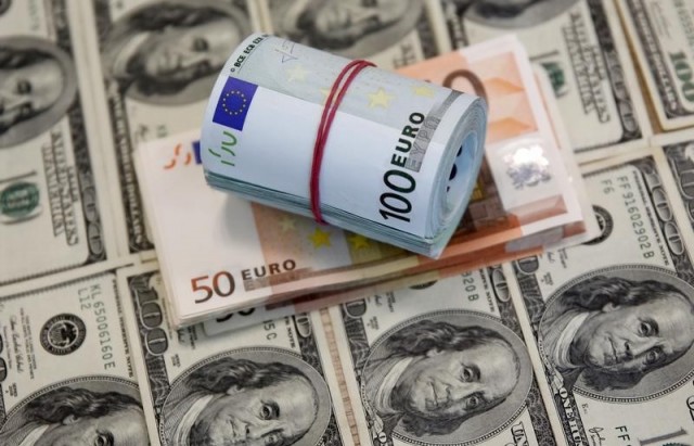 دويتشه بنك يخفض توقعاته للعملة الاوروبية مجددا بسبب "تخمة اليورو"