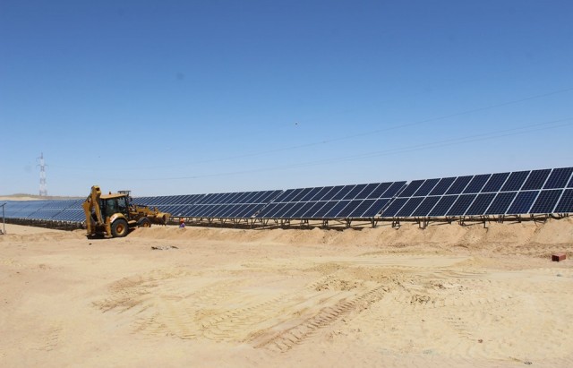 مشروع الطاقة الشمسية بتوزر